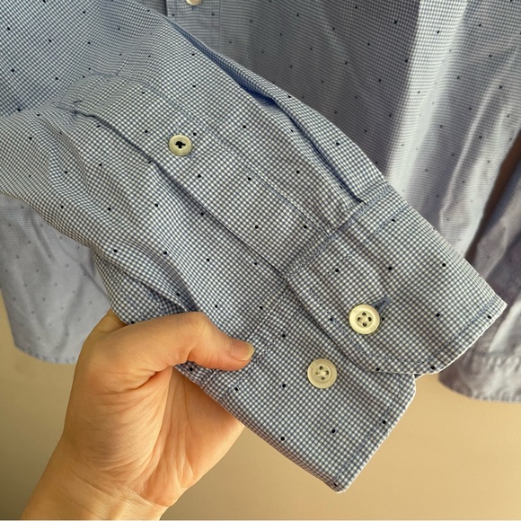 Men’s Banana Republic Camden Fit Button Down - Picture 4 of 8